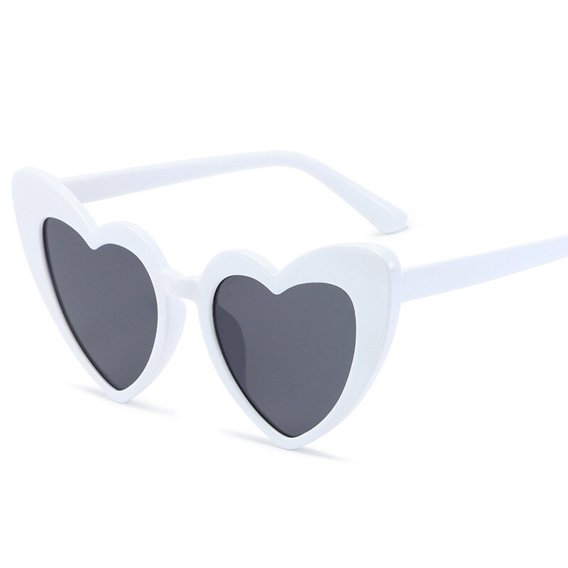 Love Shape Sunglasses Fashion Peach Heart Sun Glasses Large Frame Personality Eyeglasses Metal Hinge 2022 New Eyewear PTQ